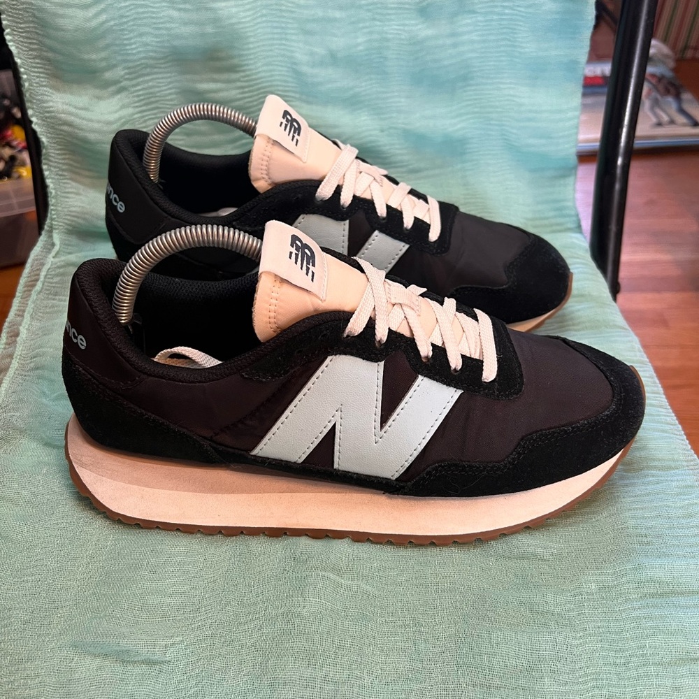 New Balance 237 Sneaker Size 10